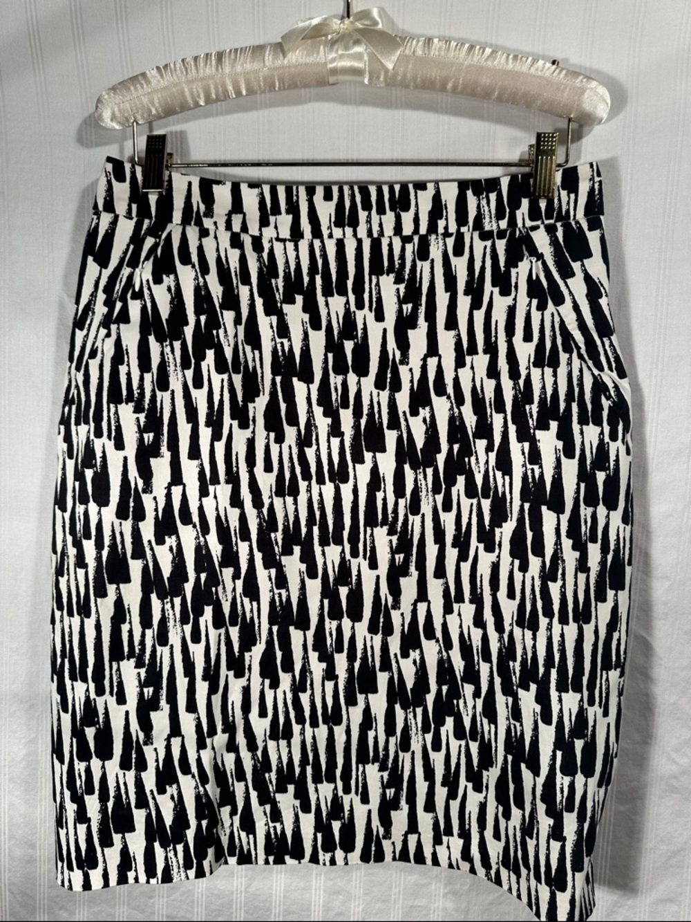 New York & Company Black and White Abstract Pencil Skirt